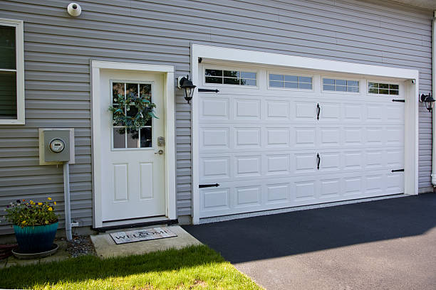 24/7 Emergency Garage Door Panel Replacement experts in Logan County County, NE